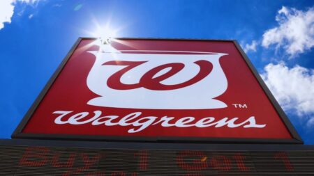 Walgreens Sycamore Partners ile 10 Milyar Dolarlik Satis Icin Anlasti